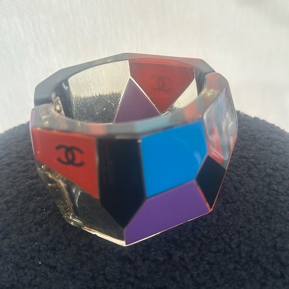 Chanel geometric resin cuff Y2K era. O/S - Picture 5 of 9